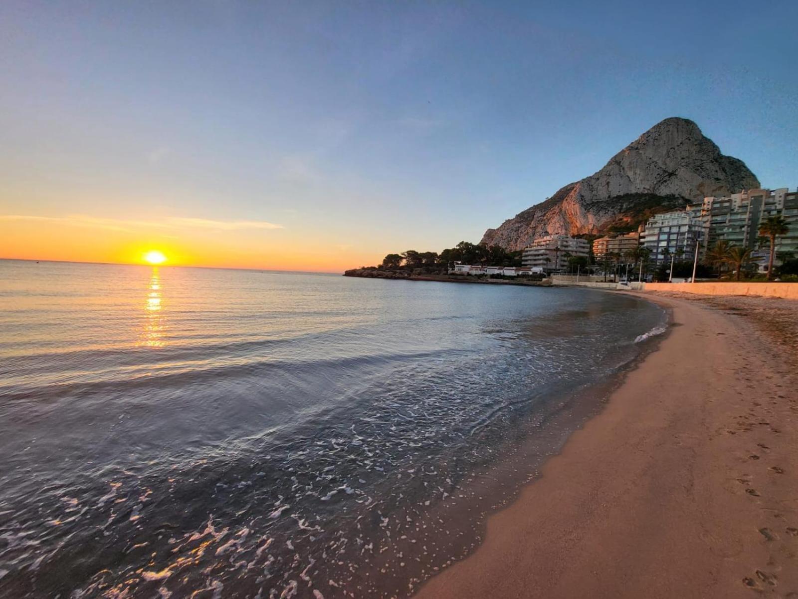 Calpe Beach II - Sea & Pool View Apartment Exterior photo